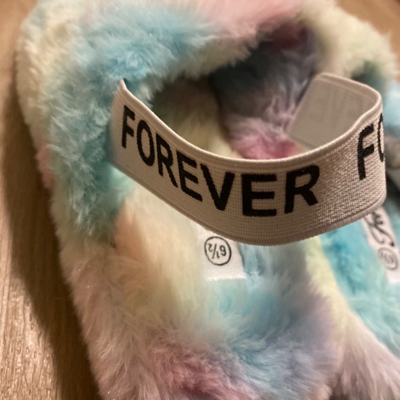 Forever Multicolored Women Slippers Size 6 1/2 - Picture 2 of 8